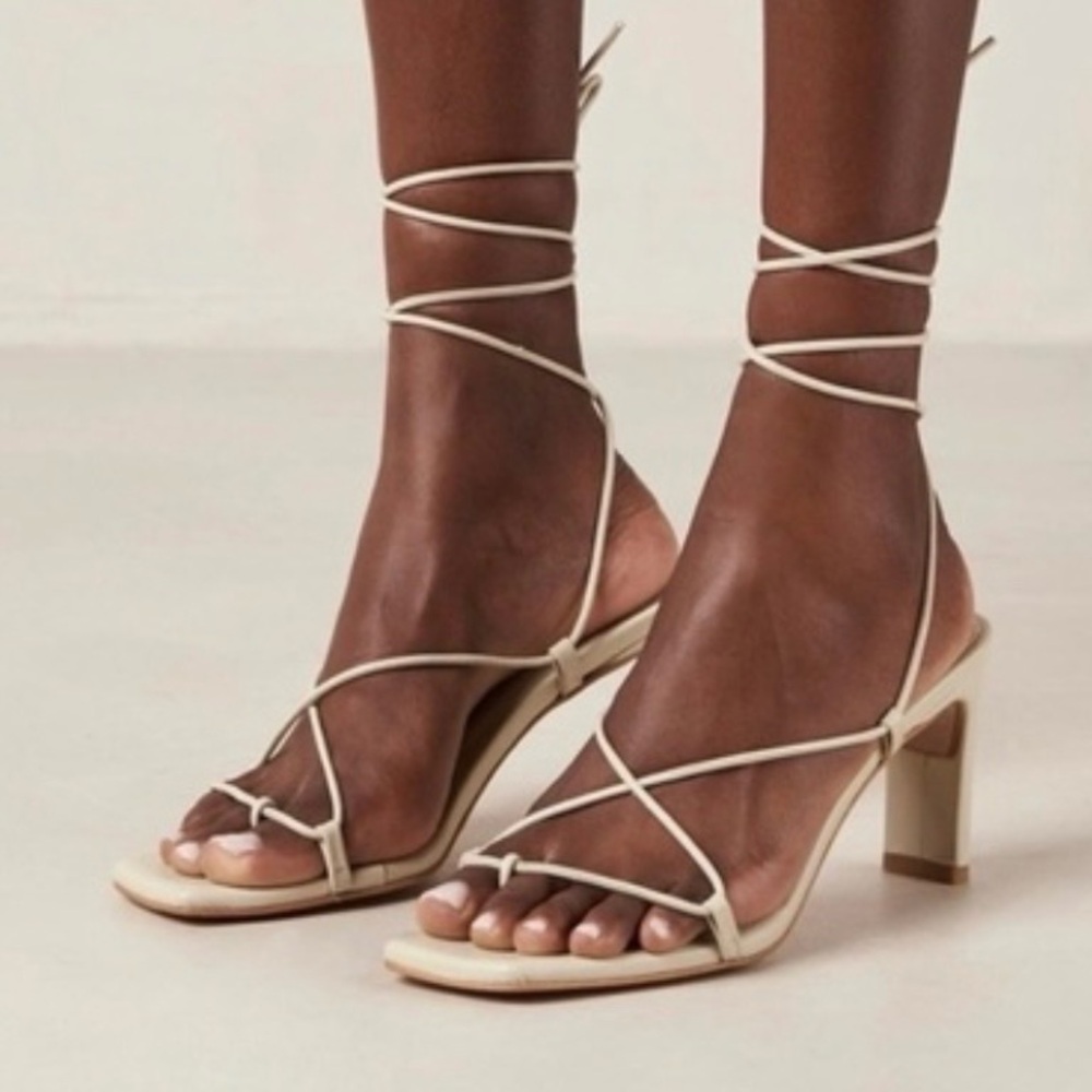 ALOHAS Cream Strappy Block Heel Sandals